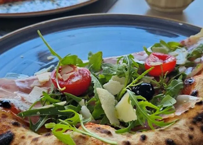 Tia * פובליאנה