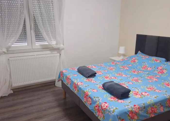 Tia פובליאנה