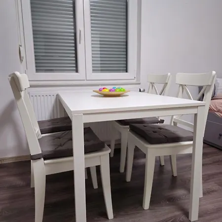 Tia Apartman *