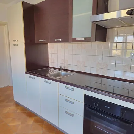 Tia Apartman