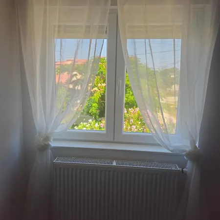 Tia Apartman