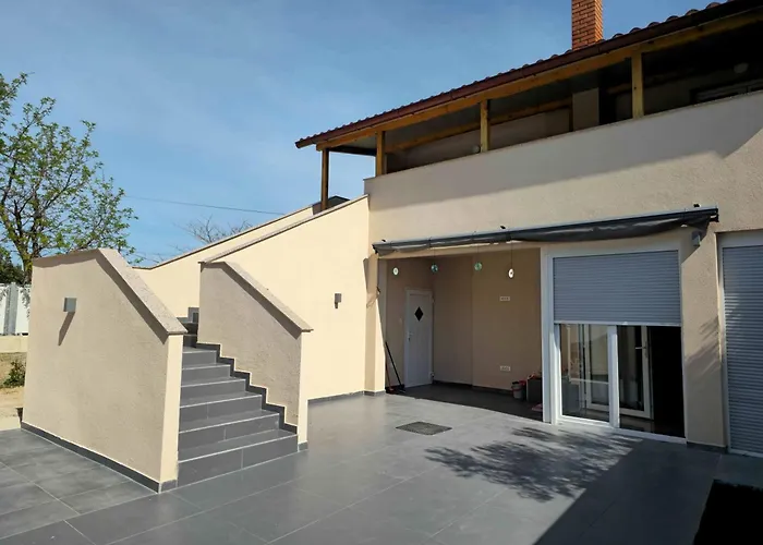 Tia Apartman Povljana